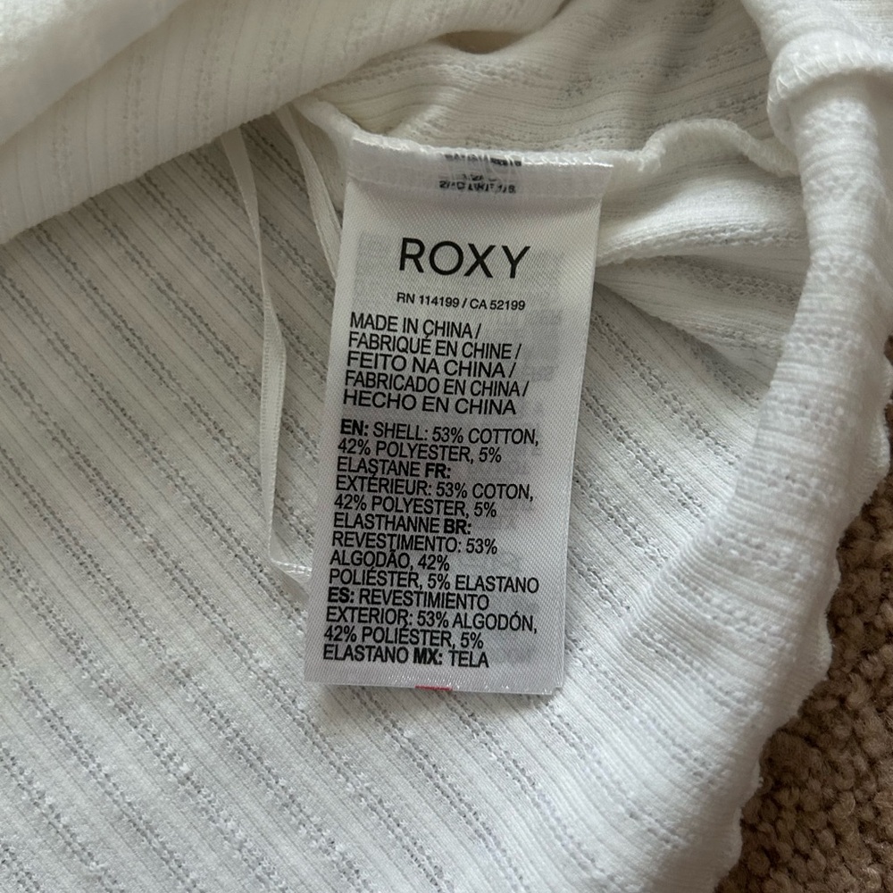 New white Roxy top - Picture 4 of 4